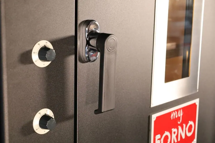 The door handle and the dials