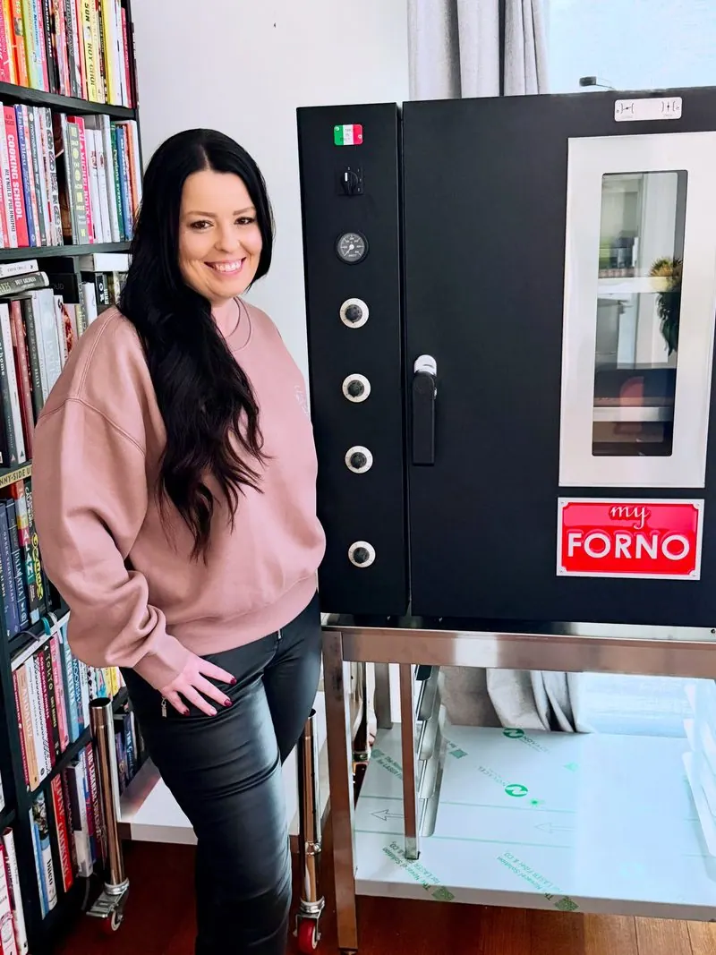The Bookshelf Baker, a MyForno baker